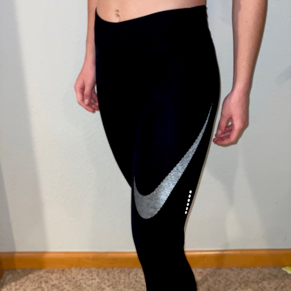 Nike 3/4 Leggings size M
